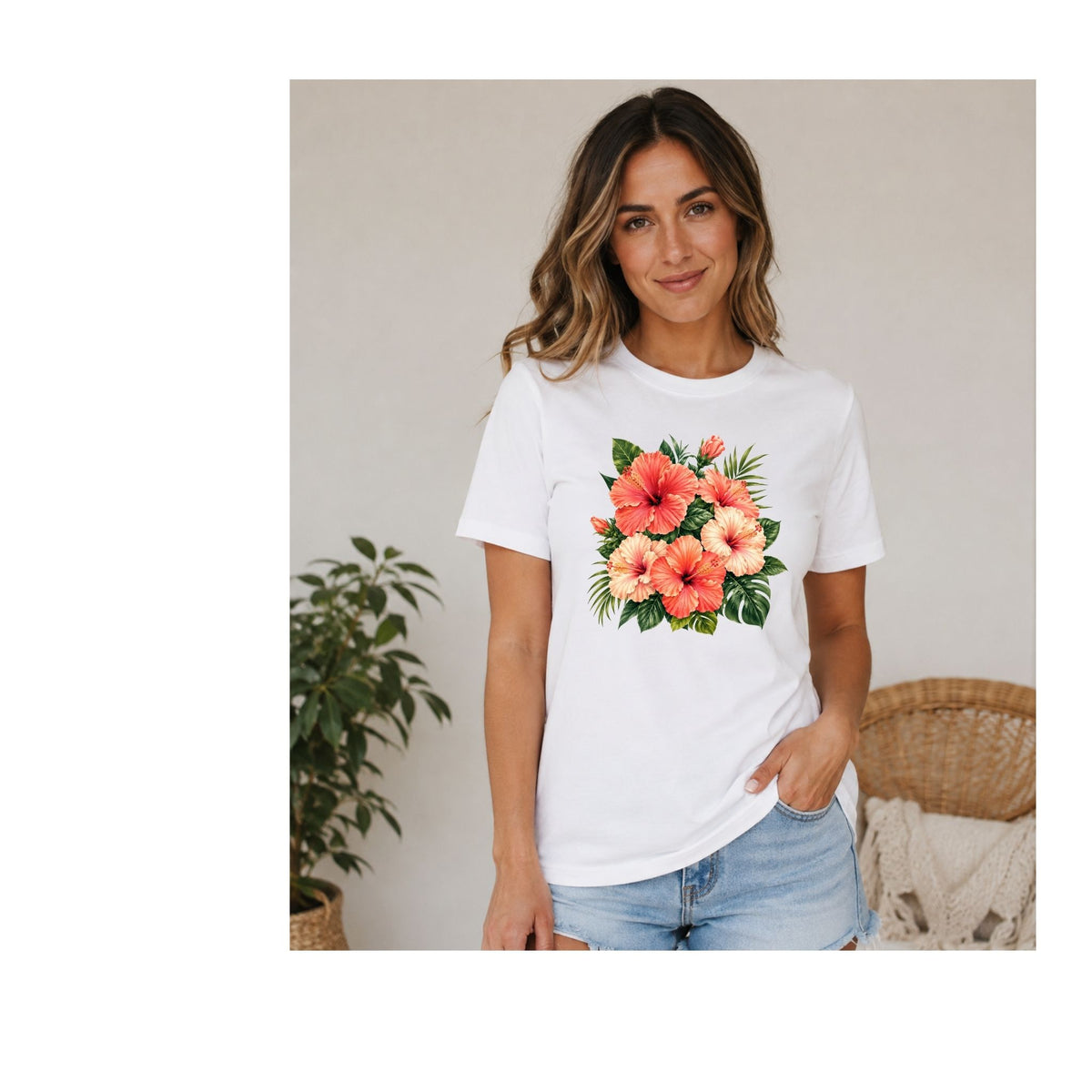 تيشيرت نسائي بتصميم Hibiscus Bloom