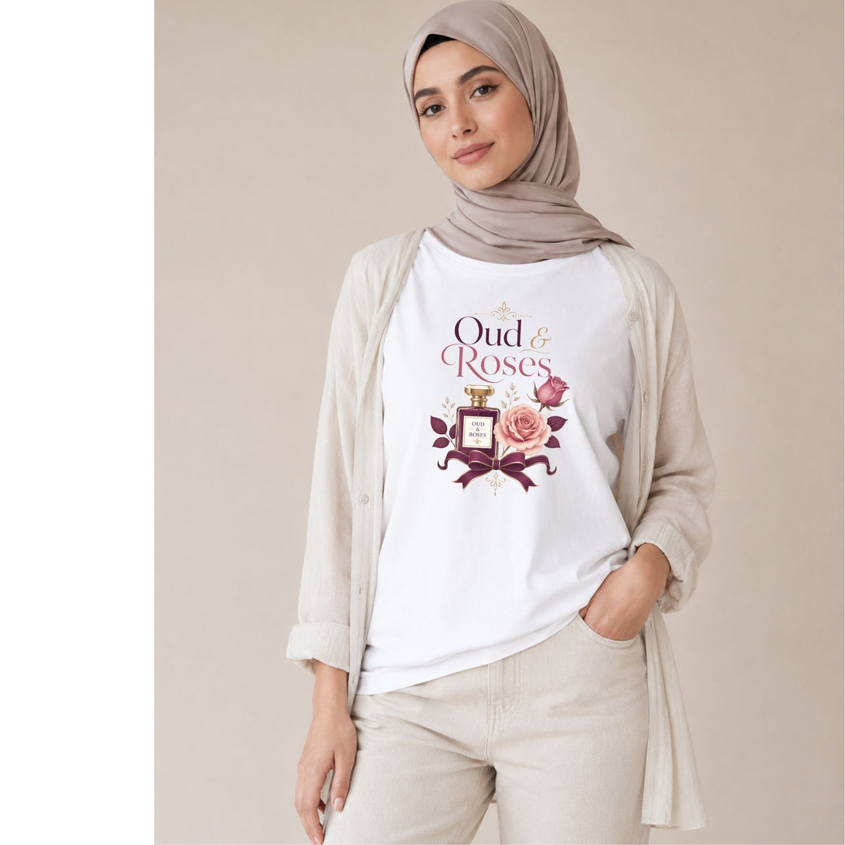 تيشيرت نسائي بتصميم Oud & Roses