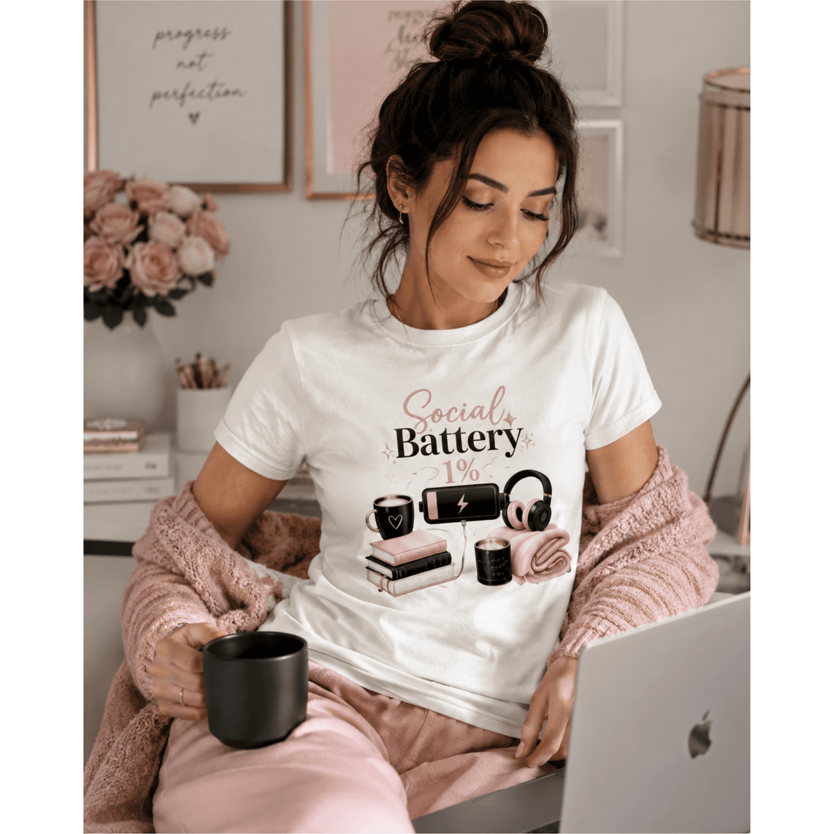 Social Battery 1% – Women’s T-Shirt